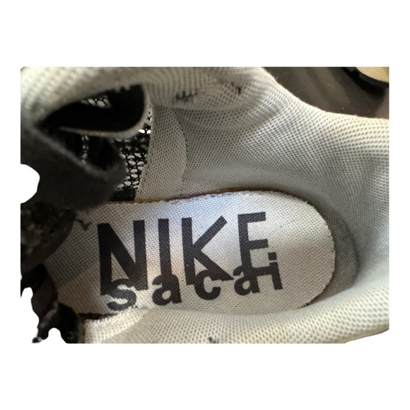 Nike Black and White Athletic Shoes - Picture 9 of 11